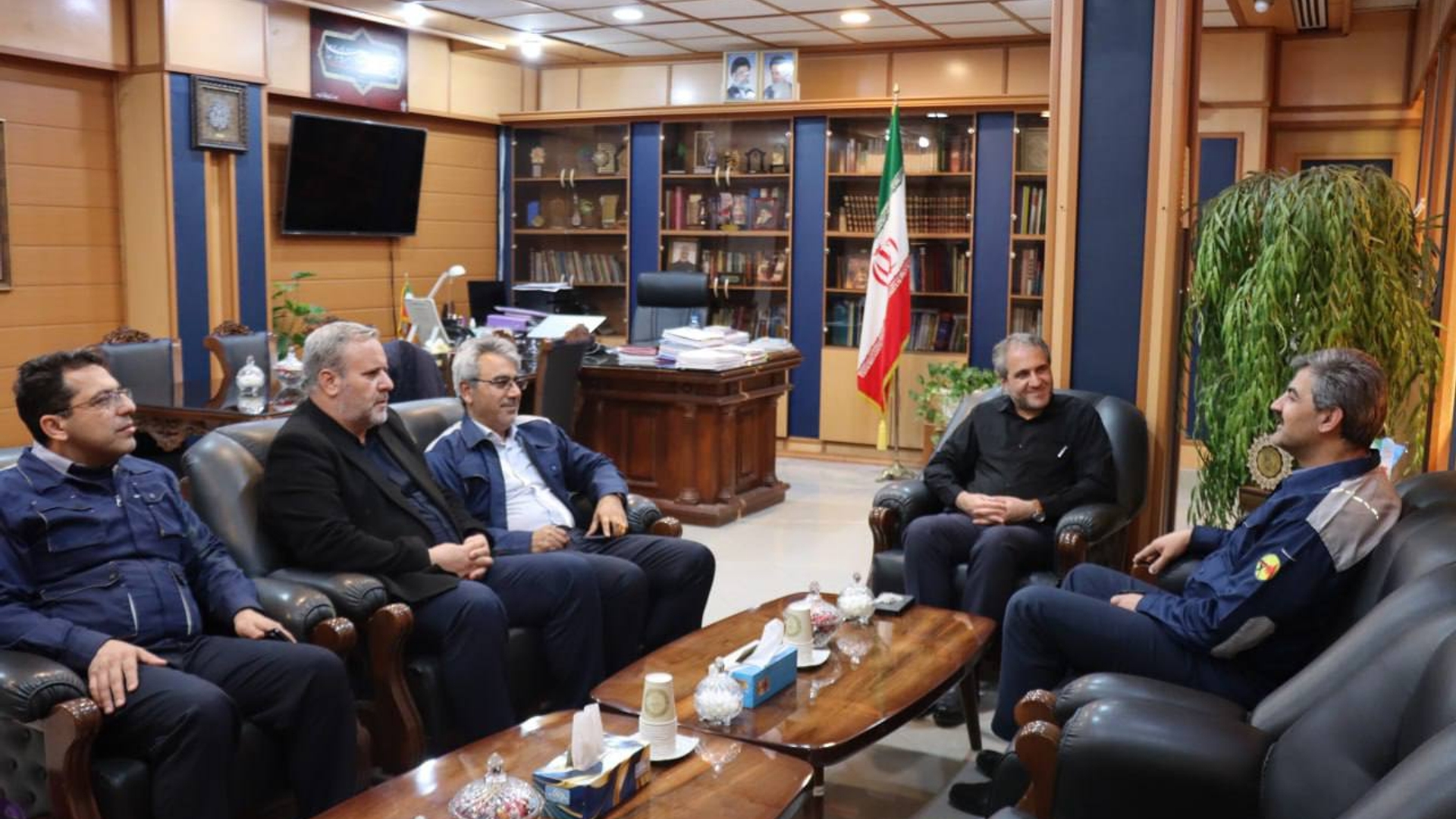 دیدار مدیرعامل شرکت توزیع برق استان با فرماندار ویژه شهرستان ساوه