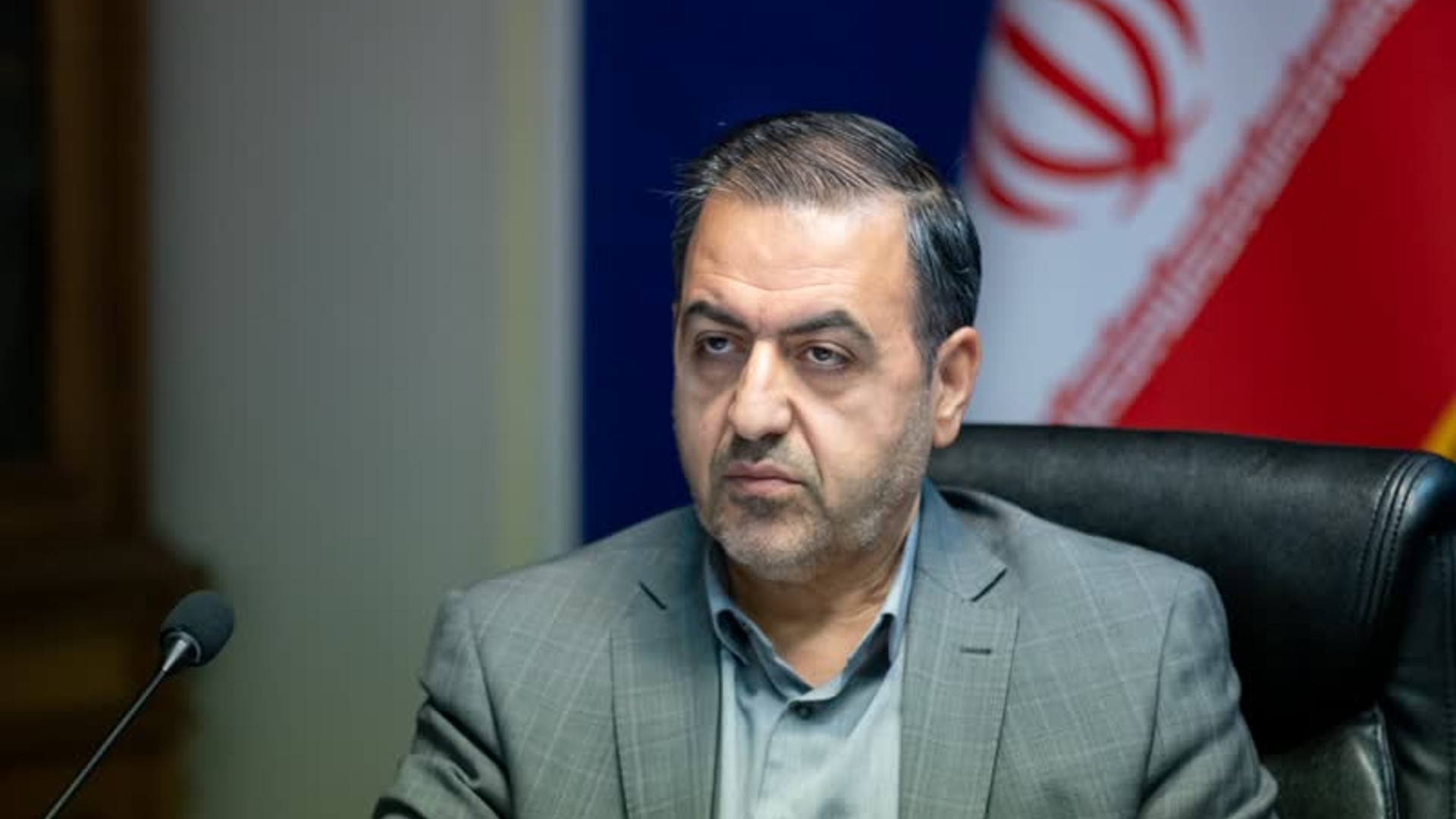 کارگروه توسعه صادرات غیرنفتی استان مرکزی به ریاست دکتر مهدی زندیه‌وکیلی، استاندار مرکزی و با حضور سایر اعضا در سالن جلسات امیرکبیر استانداری برگزار شد.