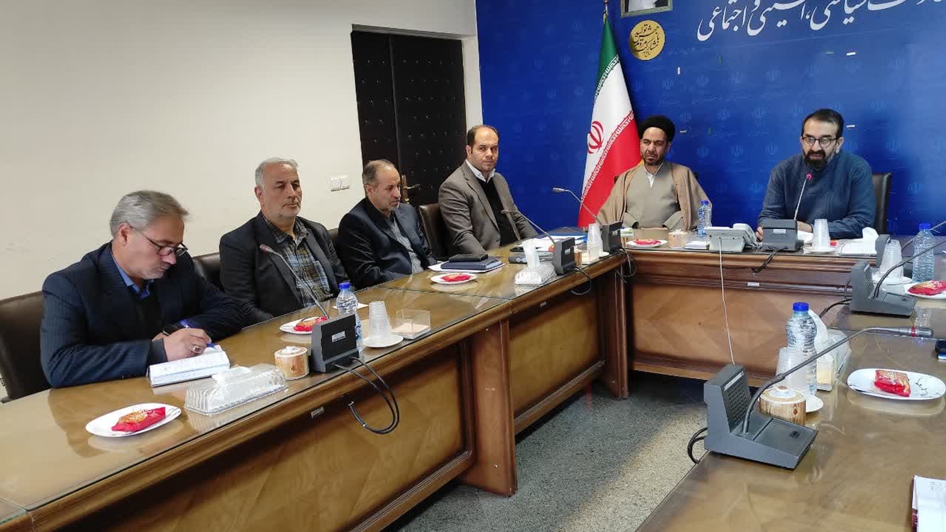 جلسه هماهنگی برگزاری هفته فرهنگی "برآستان آفتاب " در شهرستان خمین برگزار شد