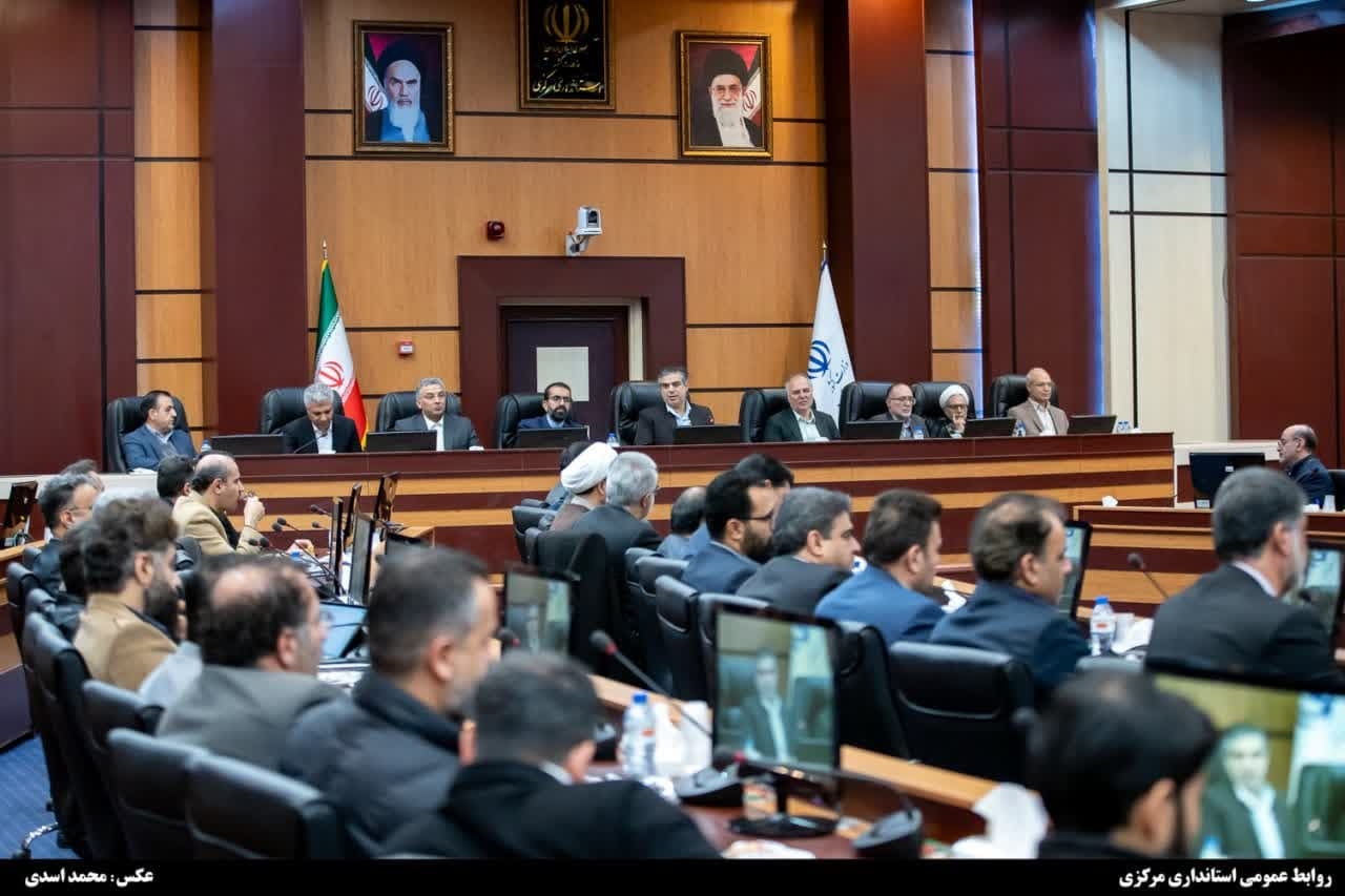 آئین تکریم و معارفه معاونین و مشاورین استاندار مرکزی برگزار شد