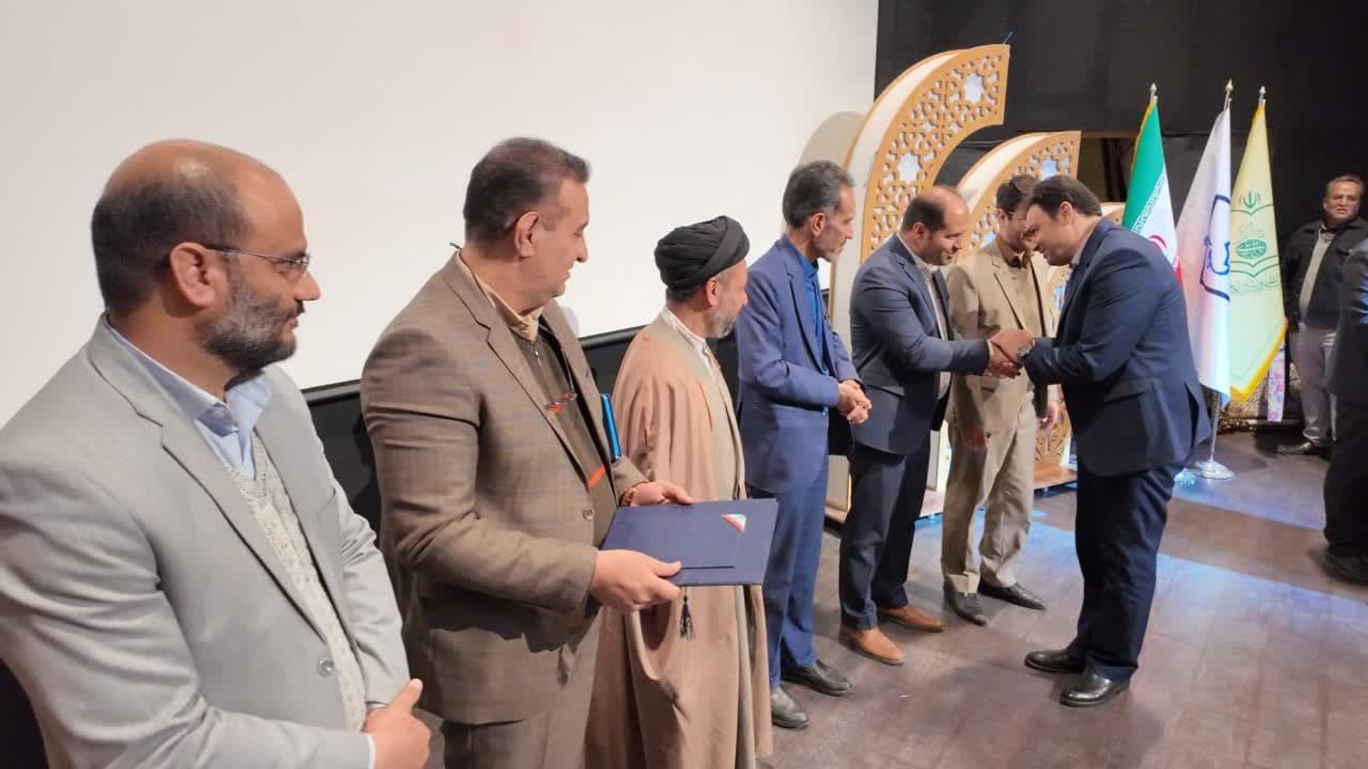 آئین معارفه سرپرست دانشکده علوم پزشکی خمین برگزار شد