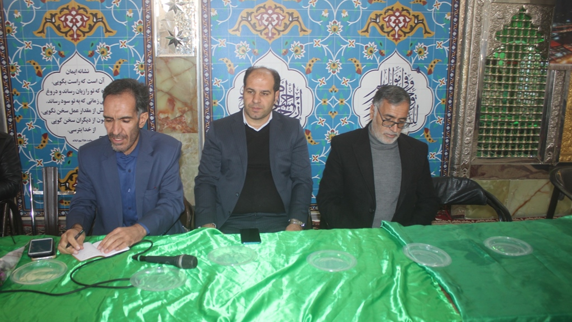 نشست بررسی مسائل و مشکلات روستاهای دهستان حمزه لو شهرستان خمین برگزار شد