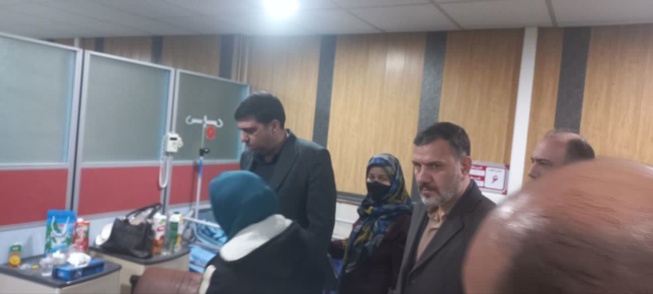 دیدار و سرکشی فرماندار اراک از دانش آموزان آسیب دیده