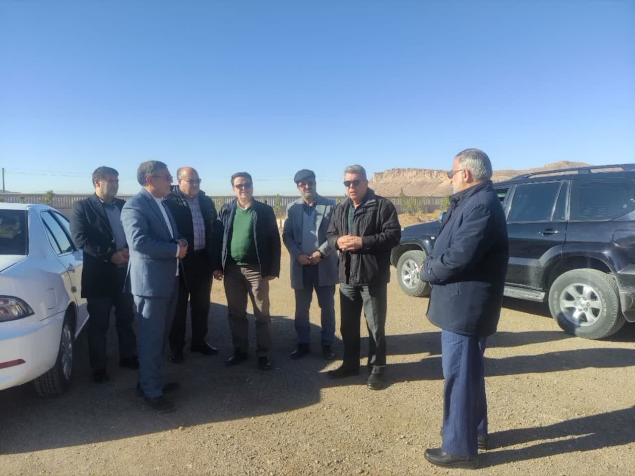 بازدید میدانی فرماندار و نماینده مردم دلیجان ومحلات
صبح روزیکشنبه مورخ ۱۴۰۳/۰۹/۲۵
ابوالفضل قاسمی فرماندار شهرستان دلیجان و سید محمد جلالی نماینده مردم شریف دلیجان ومحلات درمجلس شورای اسلامی ومدیران شهرک خوشو  ازنزدیک باچگونگی پیشرفت شهرک صنعتی خوشو بازدید وبایکدیگر جهت پیشرفت سریع تر شهرک گفتگو کردند