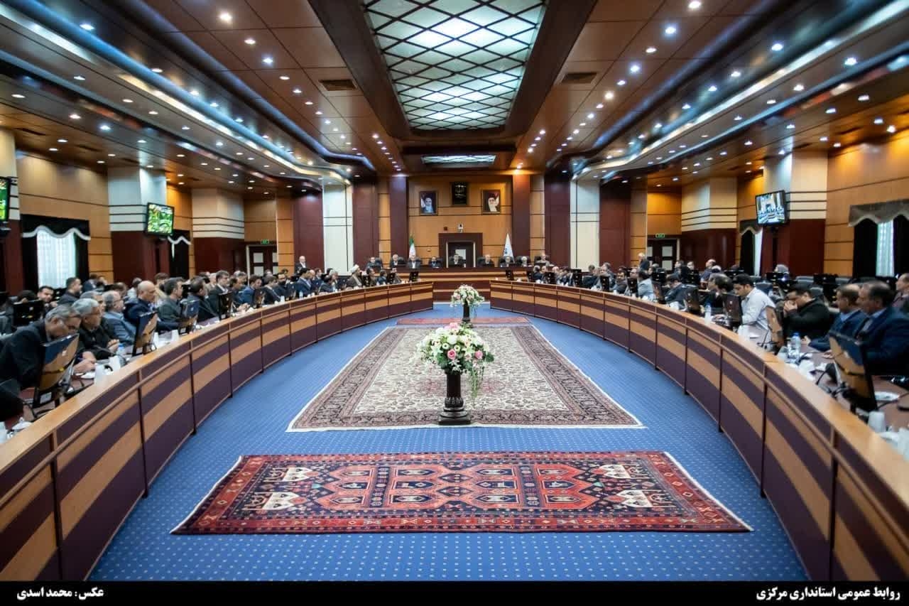 آئین تکریم ومعارفه معاونین و مشاورین استاندار مرکزی برگزار شد