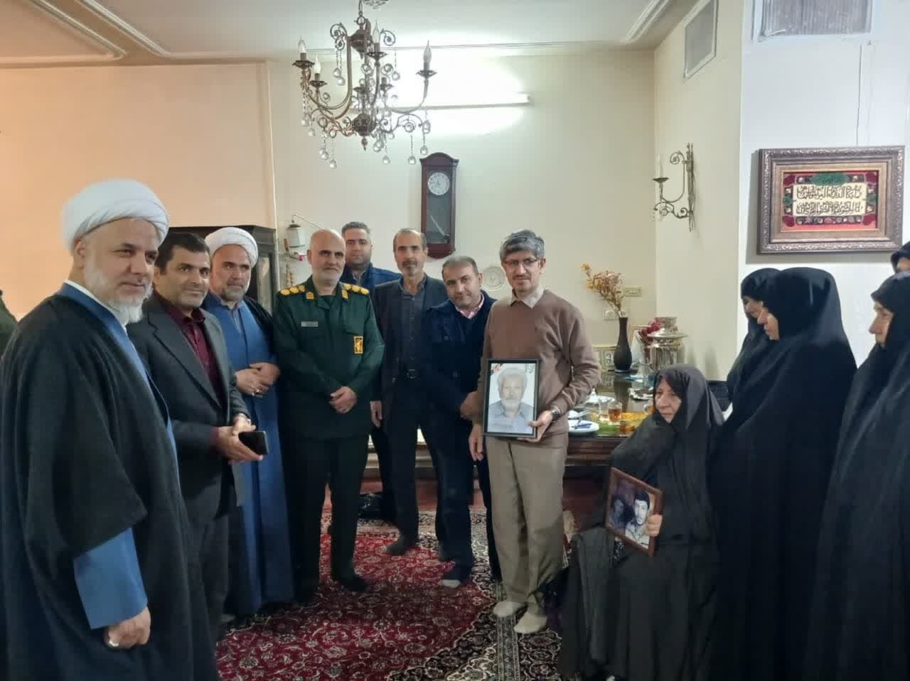 دیدار با سه خانواده شهید در ساوه صورت پذیرفت