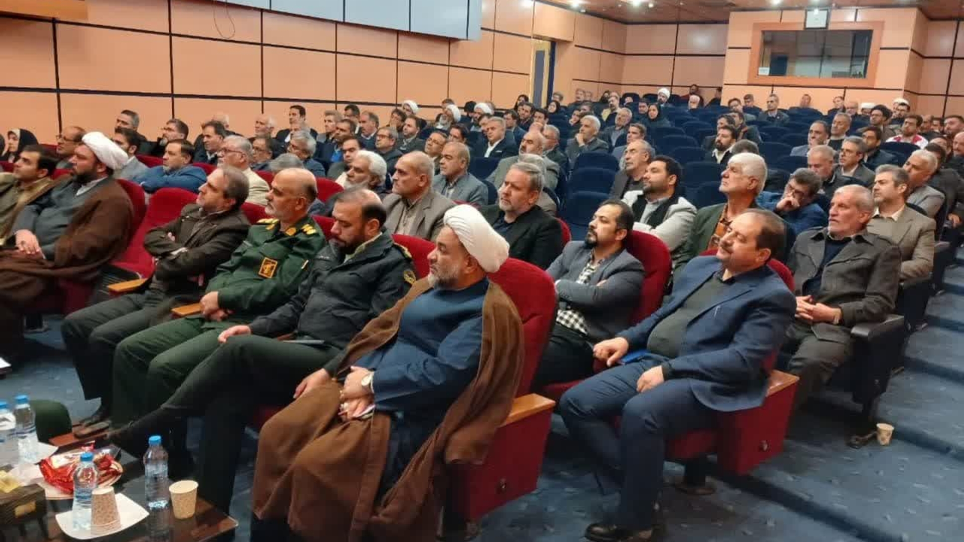 اعضای شورای اداری ساوه به پویش ۲ درجه کمتر پیوستند