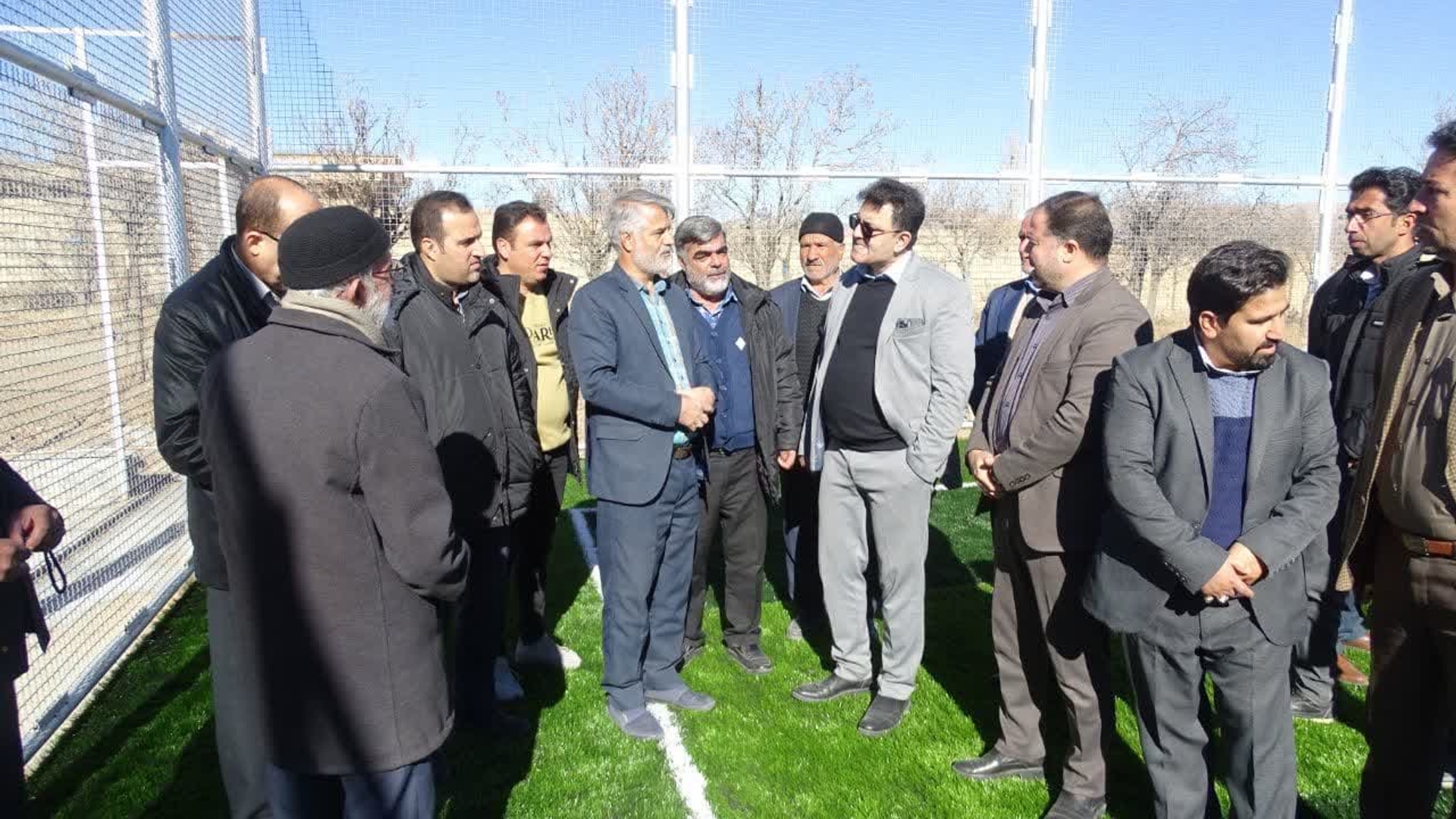 افتتاح چهار زمین چمن در شهرستان خنداب