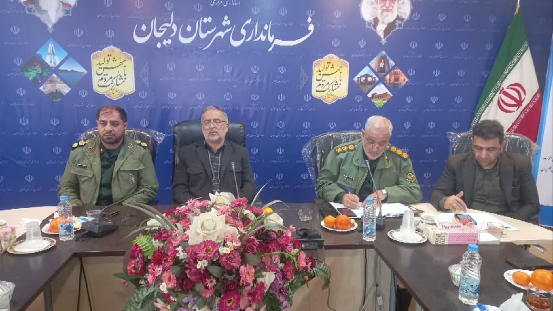 جلسه هماهنگی  گنجینه شهدای دفاع مقدس
روزدوشنبه مورخ ۱۴۰۳/۱۰/۰۳
درمحل فرمانداری باحضور ابوالفضل قاسمی فرماندار شهرستان دلیجان جناب  سرهنگ کریمی مدیرکل  حفظ آثاروارزشهای دفاع مقدس استان مرکزی محسن اشرفی معاون فرماندار ودبیر جلسه، فرمانده ناحيه مقاومت بسیج دلیجان ،شهردار،رئیس شورای شهردلیجان،رئیس بنیادشهیدوجمع دیگری از اعضاء جلسه برگزارشد
اهم جلسه 
جانمایی ادوات جنگی درمحل موزه دفاع مقدس
تشکیل وتکمیل سالن موزه دفاع مقدس درمحل مصلی دلیجان
جذب جوانان ودانش آموزان جهت ترویج وفرهنگ ایثاروشهادت 
جمع آوری آثاروتصاویری از  شهدای شهرستان وثبت دراسنادملی گنجینه شهدا ودیگر موارد بحث وتبادل نظر شد