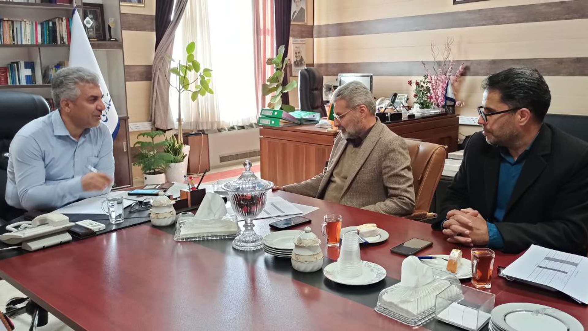 دیدار مدیر کل کمیته امداد امام خمینی(ره) استان با سرپرست معاونت هماهنگی امور عمرانی