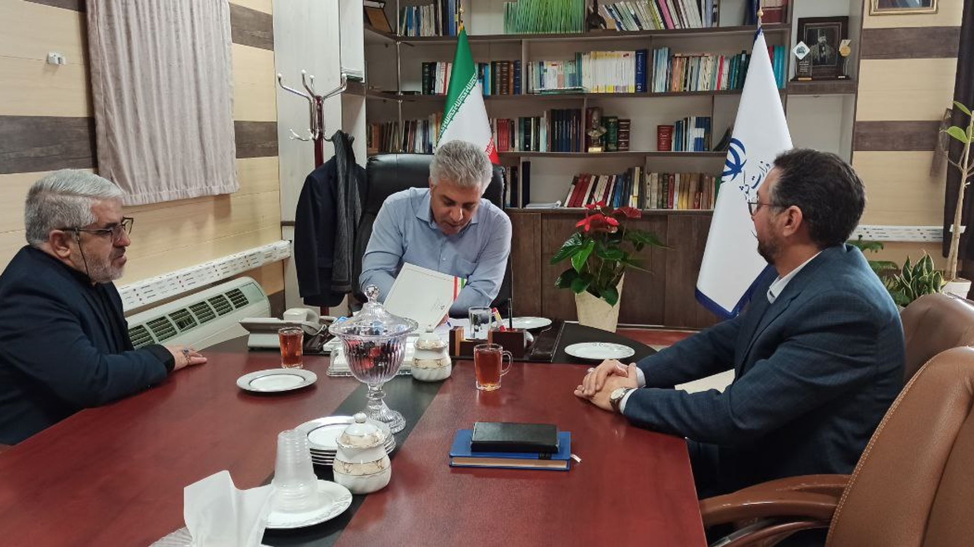 دیدار رئیس شورای شهر و شهردار شازند با سرپرست معاونت هماهنگی امور عمرانی