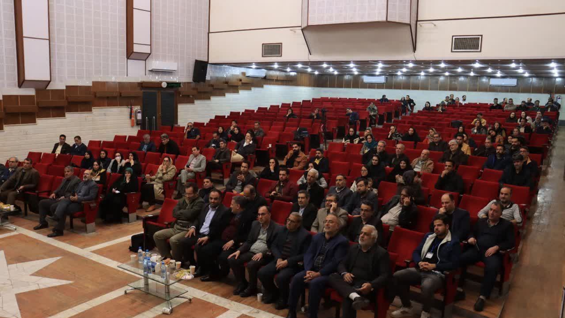 همایش نقش مشارکت مردمی در توسعه گردشگری و رونق اقتصادی در محلات برگزار شد.