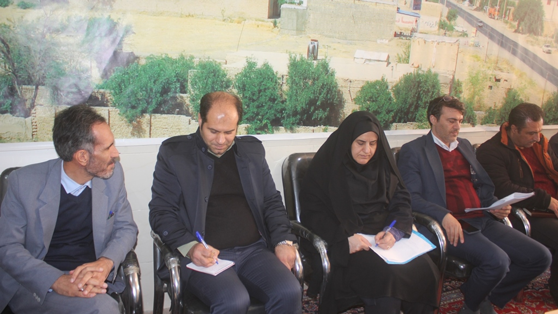 نشست بررسی مسائل و مشکلات روستاهای دهستان صالحان شهرستان خمین برگزار شد