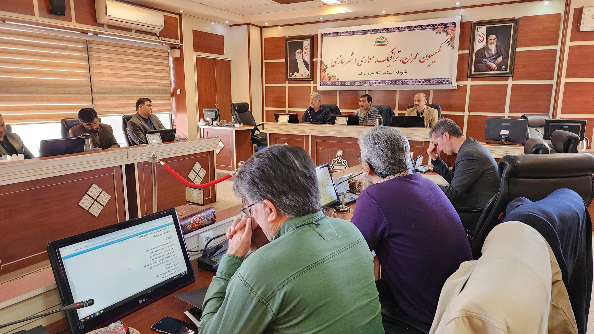 توضیحات مدیر کل دفتر فنی استانداری مرکزی در جلسه کمیسیون عمران شورای اسلامی شهر اراک