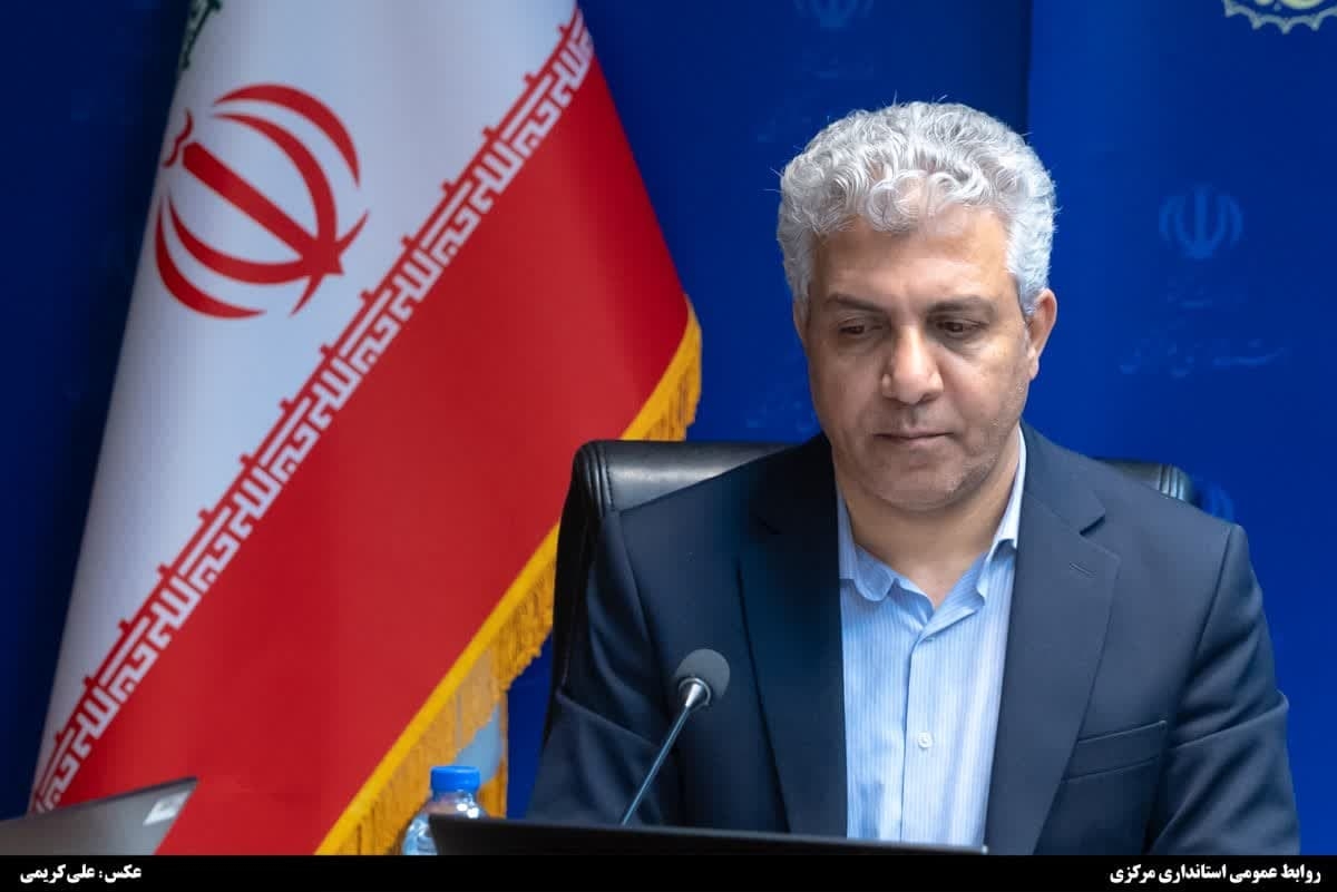 اتمام حجت معاون استاندار با پیمانکاران پروژه ۸۱۰۰ واحدی اراک/ با پیمانکاری که تعلل کند برخورد می‌کنم