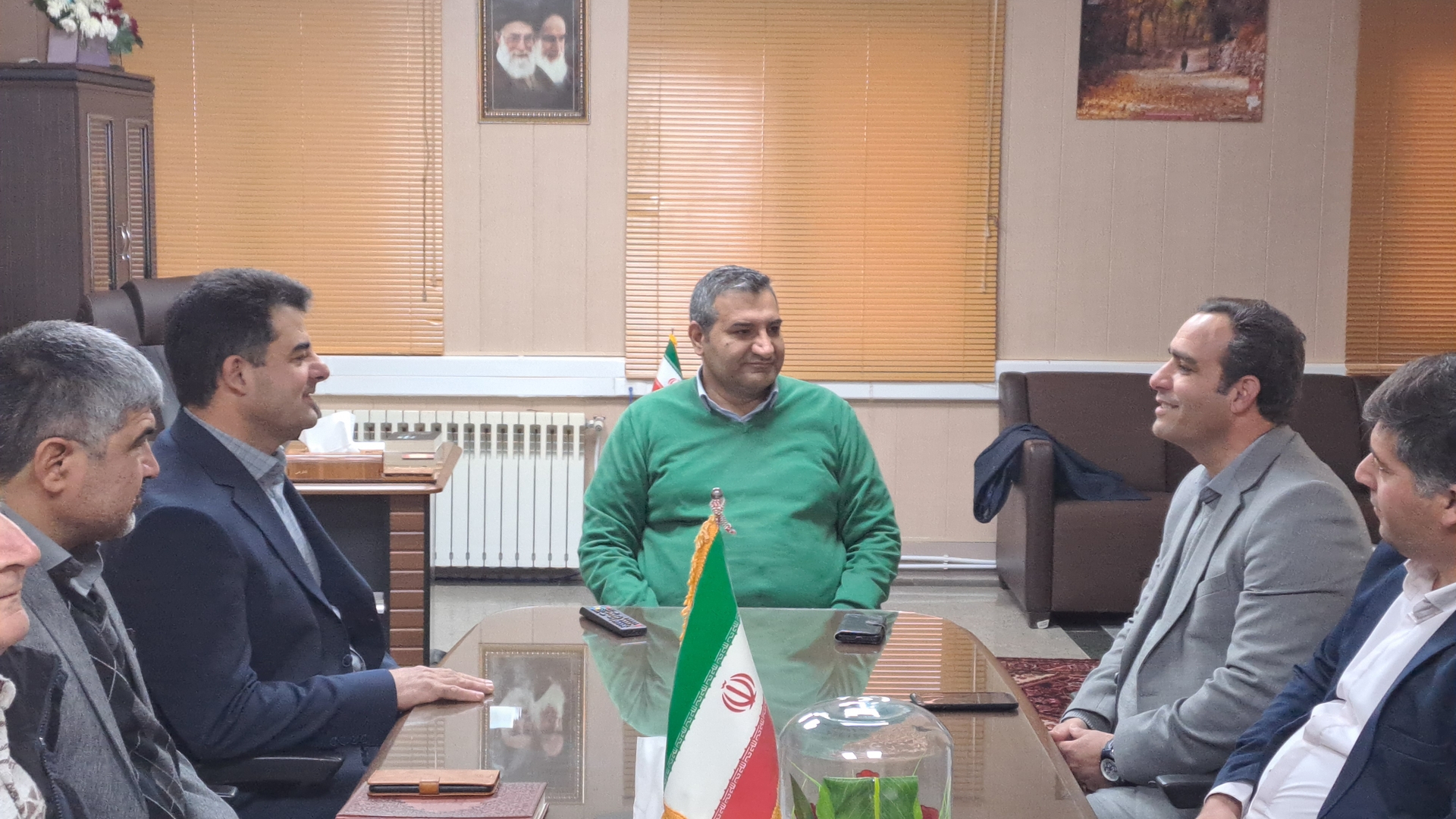 دیدار رئیس جهاد کشاورزی شهرستان و رئیس بانک کشاورزی شعبه کمیجان  با سرپرست فرمانداری