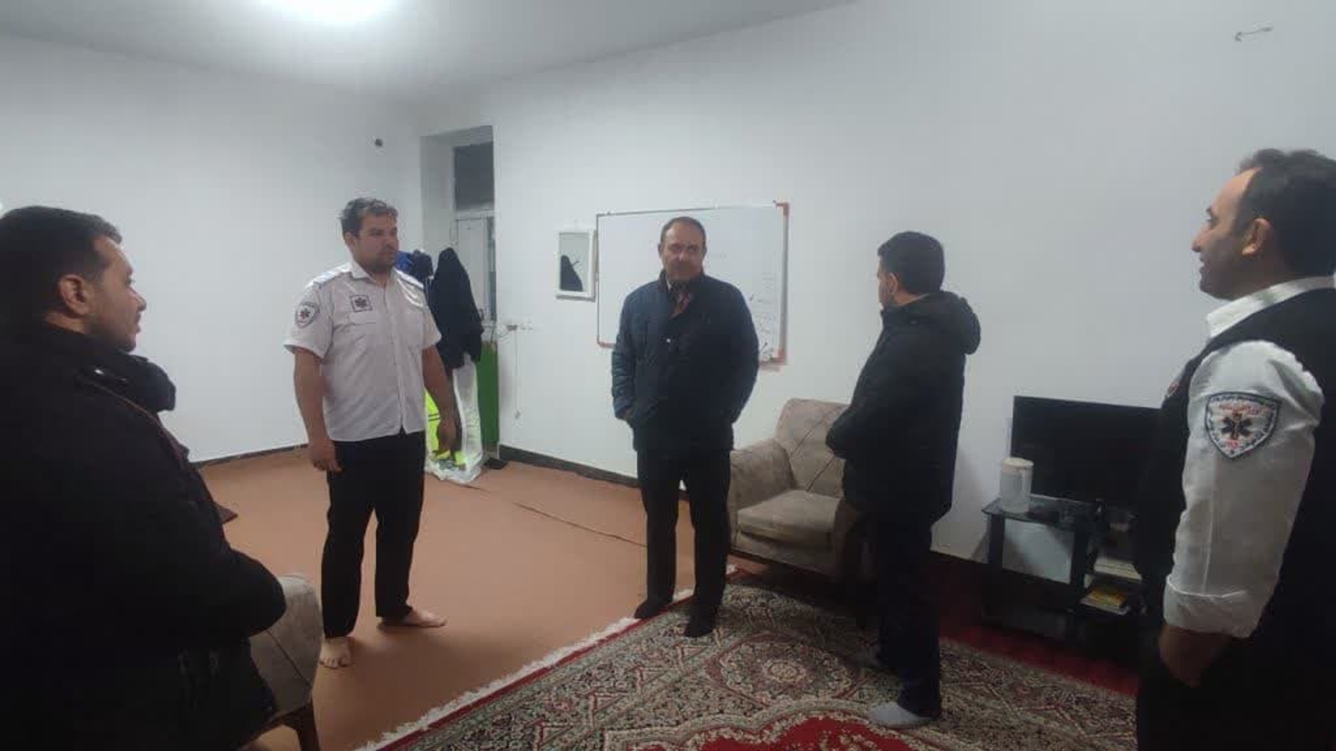 بازدید فرماندار از پایگاه اورژانس رازقان