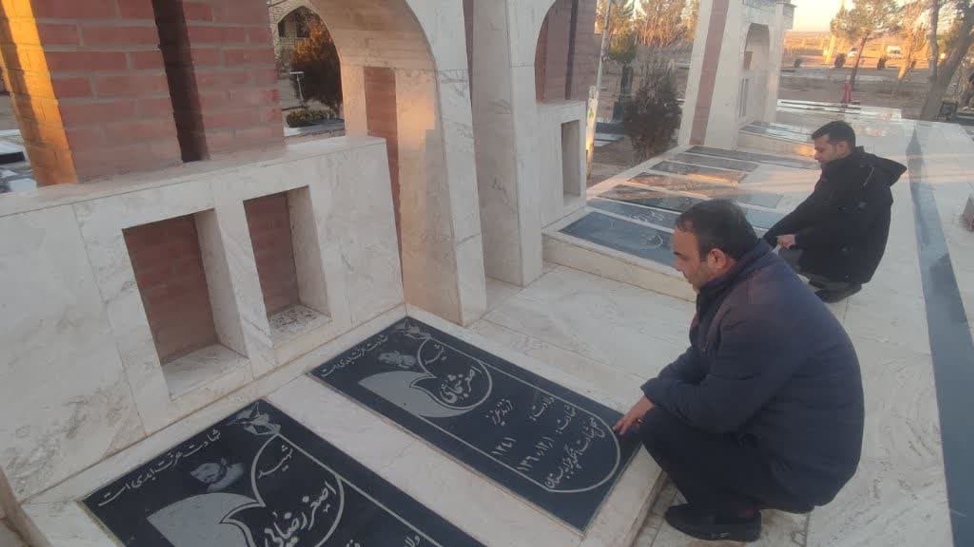 ادای احترام فرماندار به مقام شهدای روستای پیک