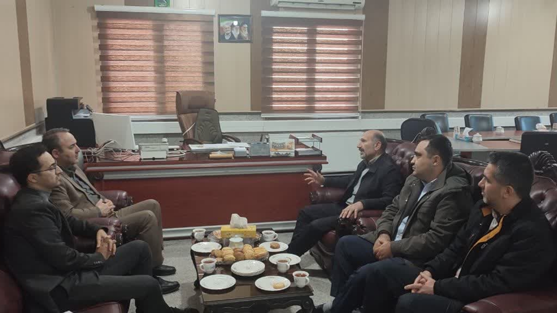 دیدار رئیس اداره آب و فاضلاب با فرماندار