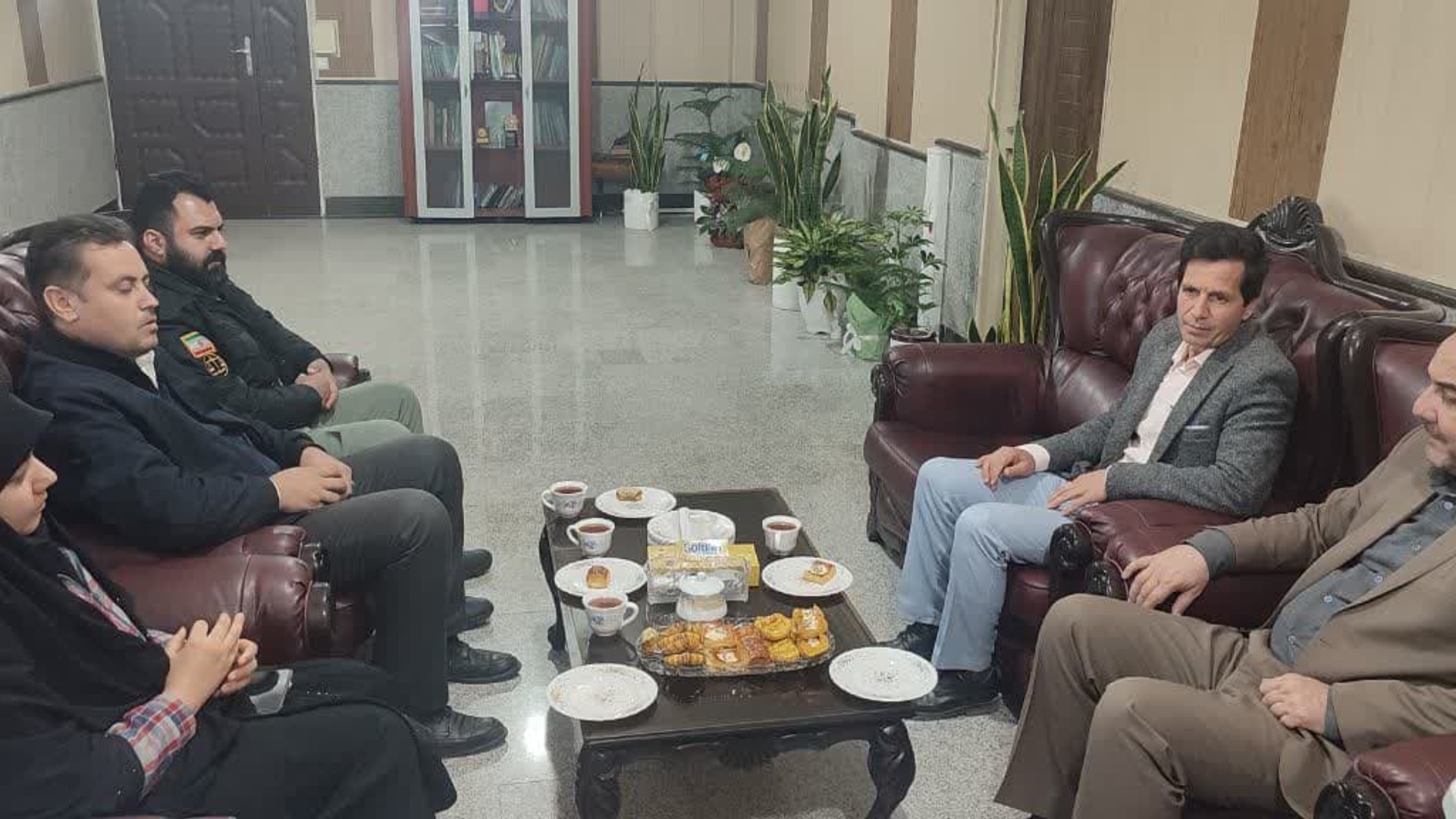 دیدار رئیس اداره محیط زیست با فرماندار