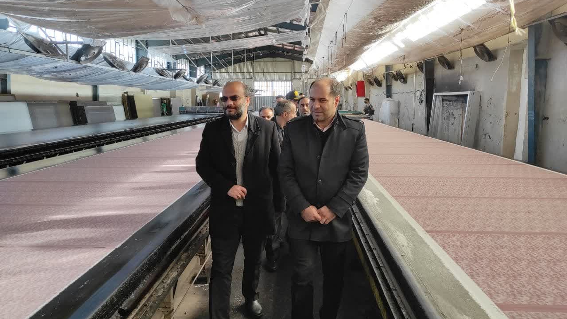 سرپرست فرمانداری و دادستان عمومی و انقلاب خمین از تعدادی از صنایع بخش کمره بازدید کردند