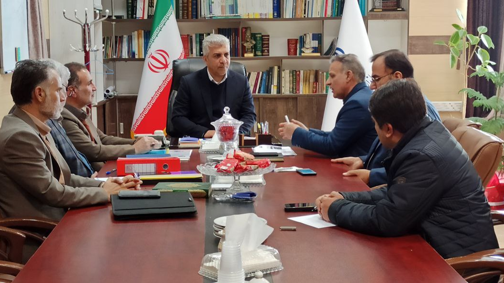 جلسه بررسی وضعیت و مدیریت مصرف آب در استان برگزار شد.