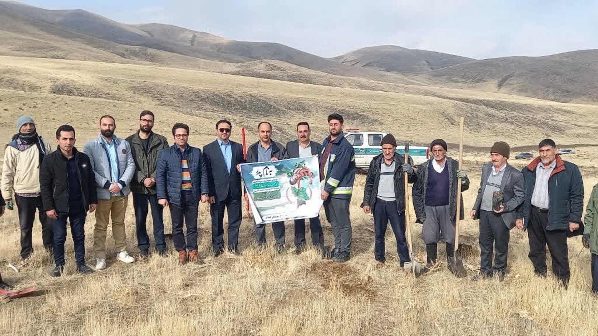 حضور رستمی سرپرست فرمانداری در پویش درختکاری به نام پدر