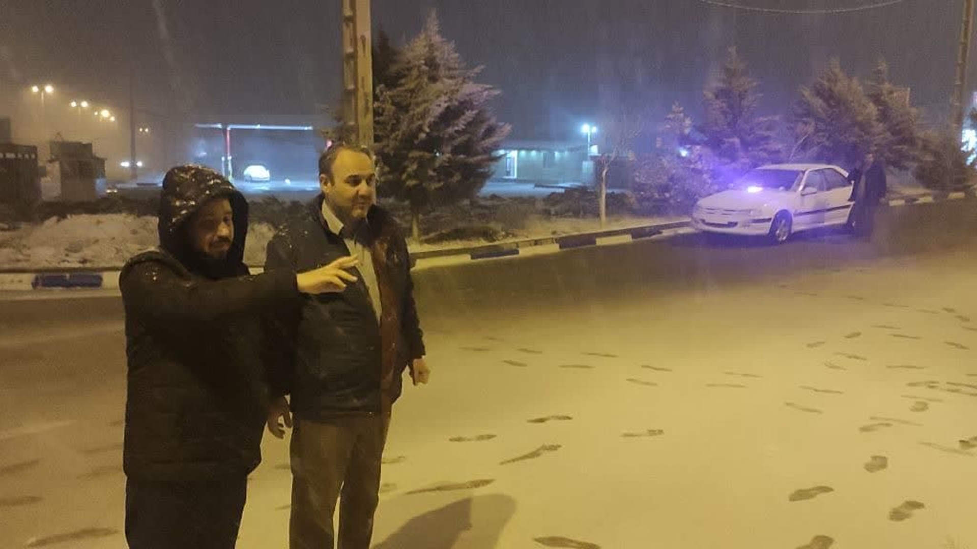 بازدید شبانه جناب آقای مروتی سرپرست فرمانداری شهرستان زرندیه از محورهای مواصلاتی بخش خرقان