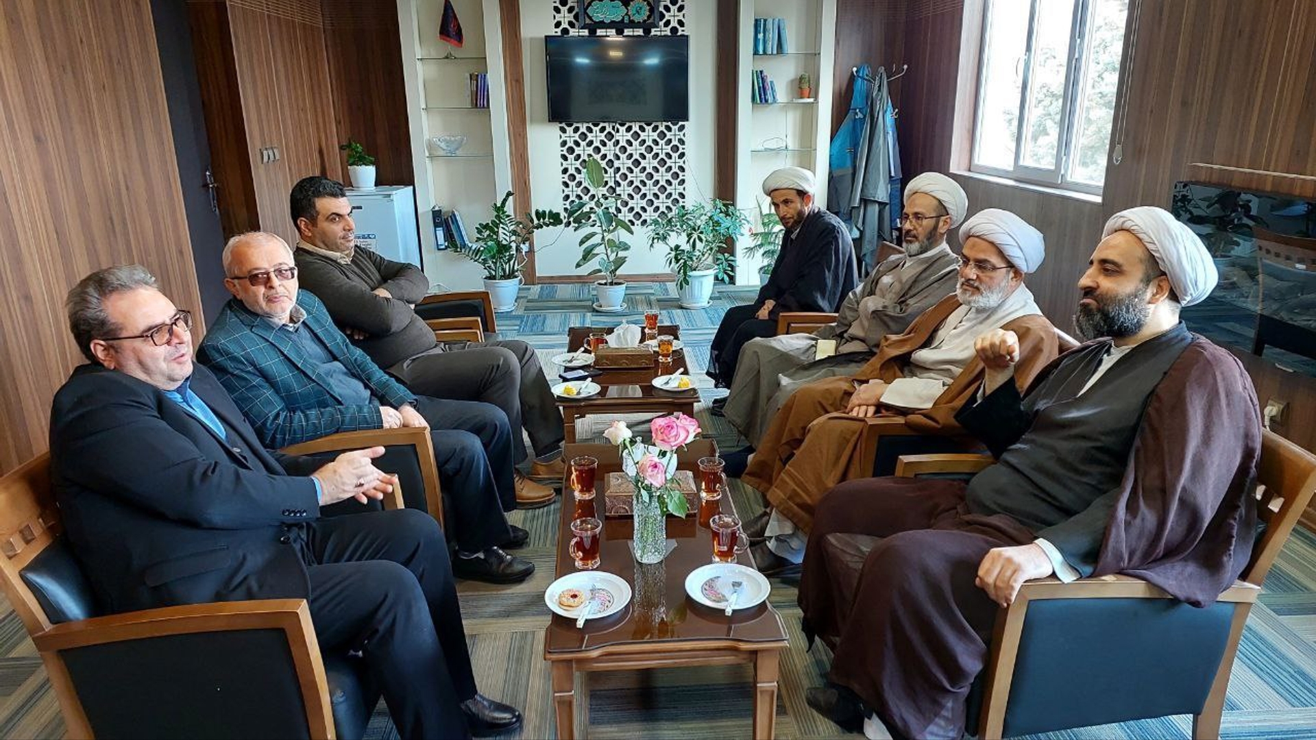 دیدار امام جمعه محلات و مدیر دفتر شورای سیاستگذاری ائمه جمعه استان با سرپرست فرمانداری شهرستان محلات