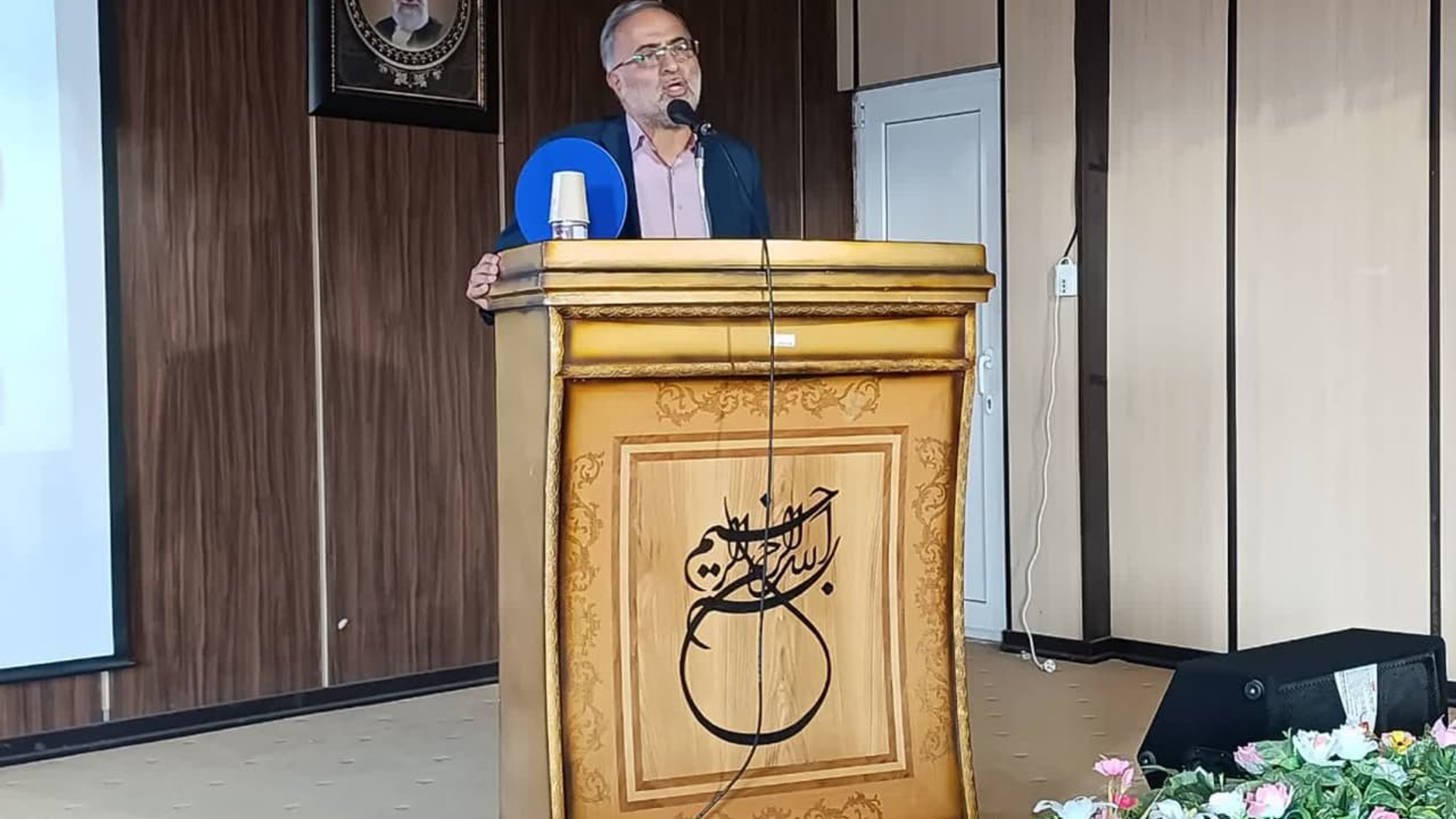 دهمین جلسه شورای اداری شهرستان دلیجان برگزارشد
روز شنبه مورخ ۱۴۰۳/۱۰/۲۹
 با موضوع گفتمان نماز وشیوهای دعوت به نماز وتکریم ارباب رجوع با حضور دکتر باقری مدرس حوزه تخصصی ستاد اقامه نماز استان مرکزی و حضور اعضای شورای اداری ورابطین نماز ادارت شهرستان دلیجان برگزارشد