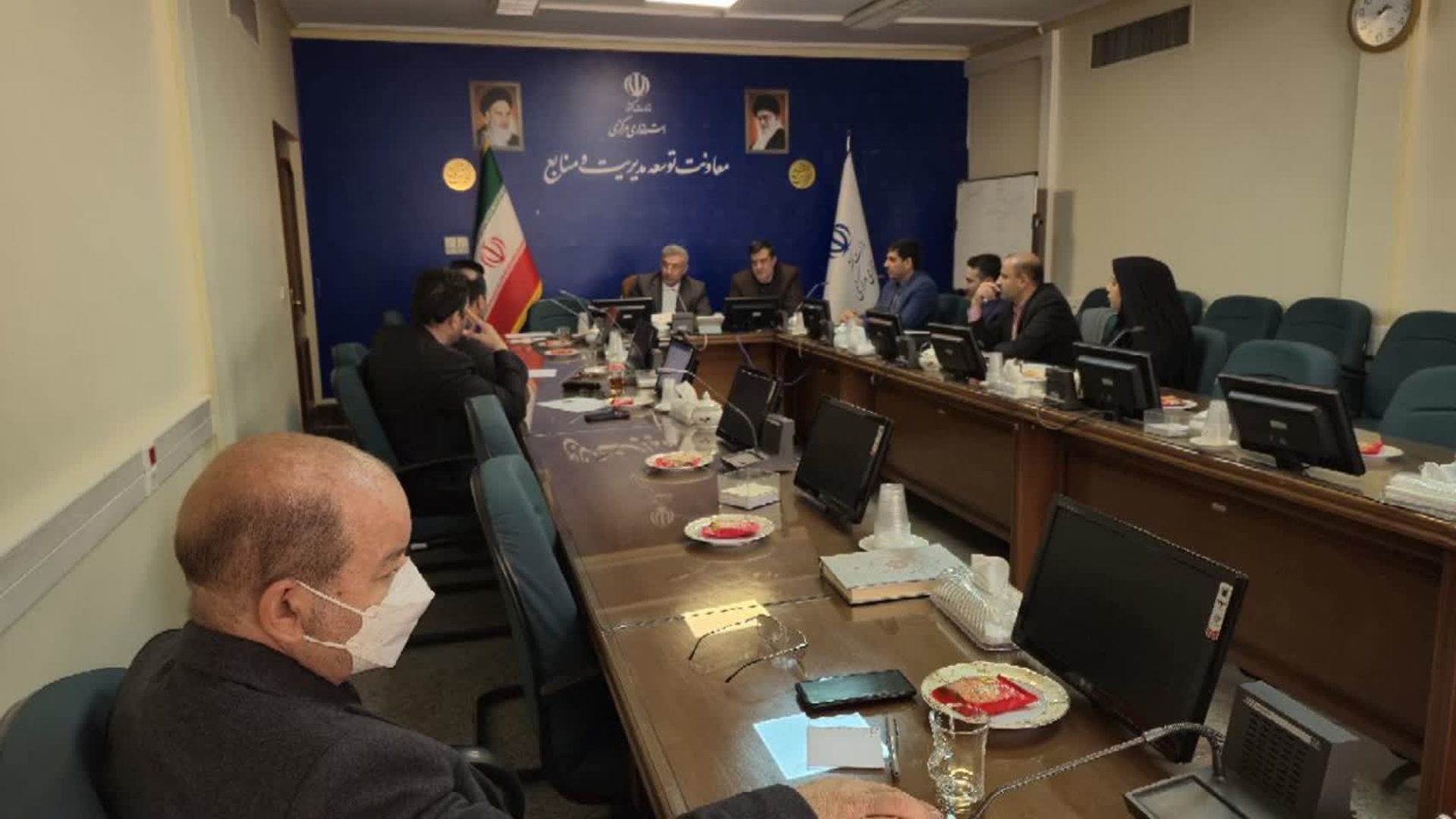 با حضور علیرضا حسنی،.        مدیرکل امور اداری و مالی