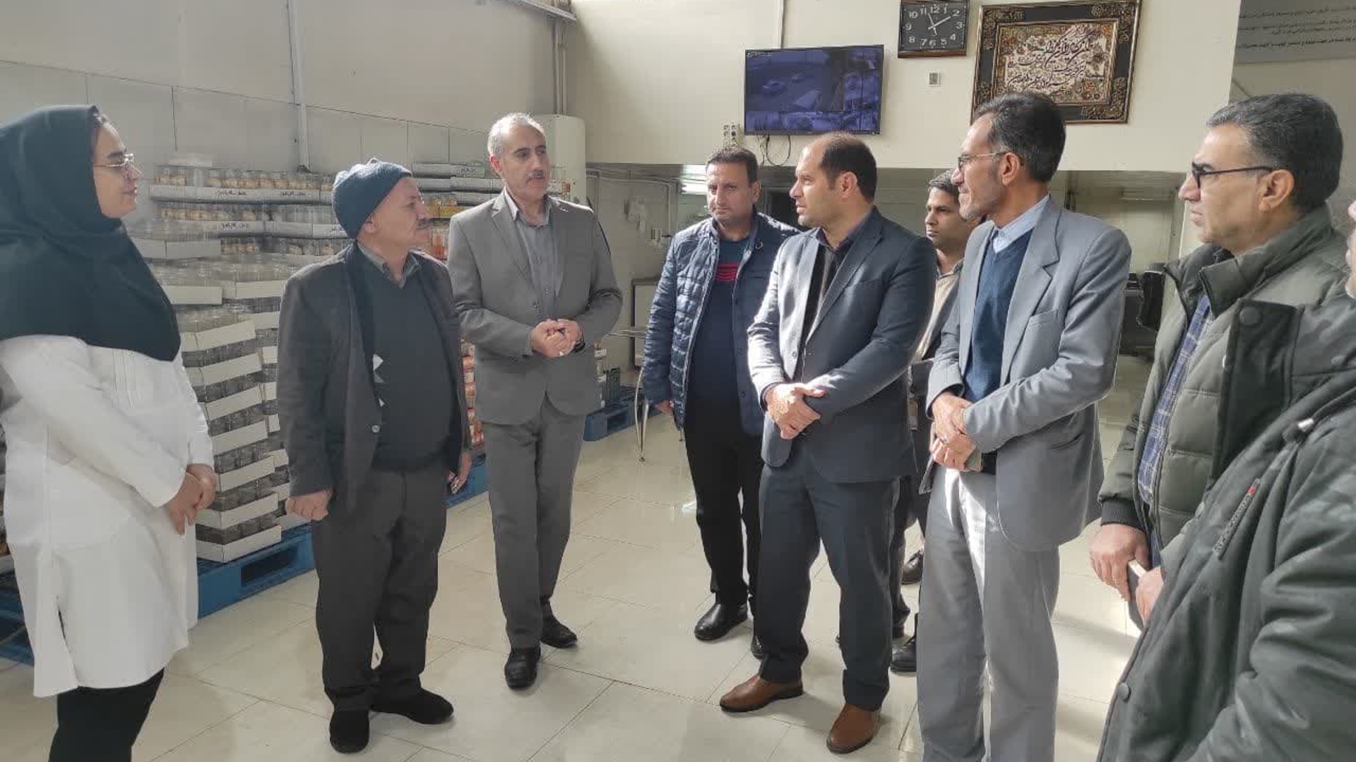 سرپرست فرمانداری و نماینده مردم خمین در مجلس از شرکت بسته بندی عسل سالار خمین بازدید کردند