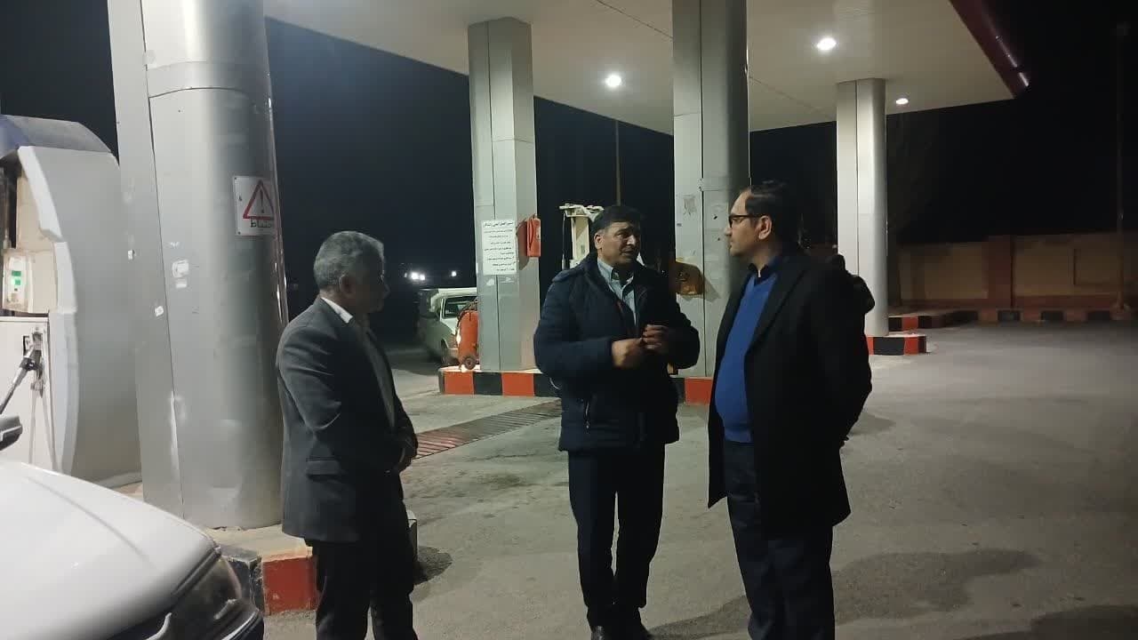 بازدید شبانه سرپرست فرمانداری شهرستان از جایگاه CNG شهرداری خنداب