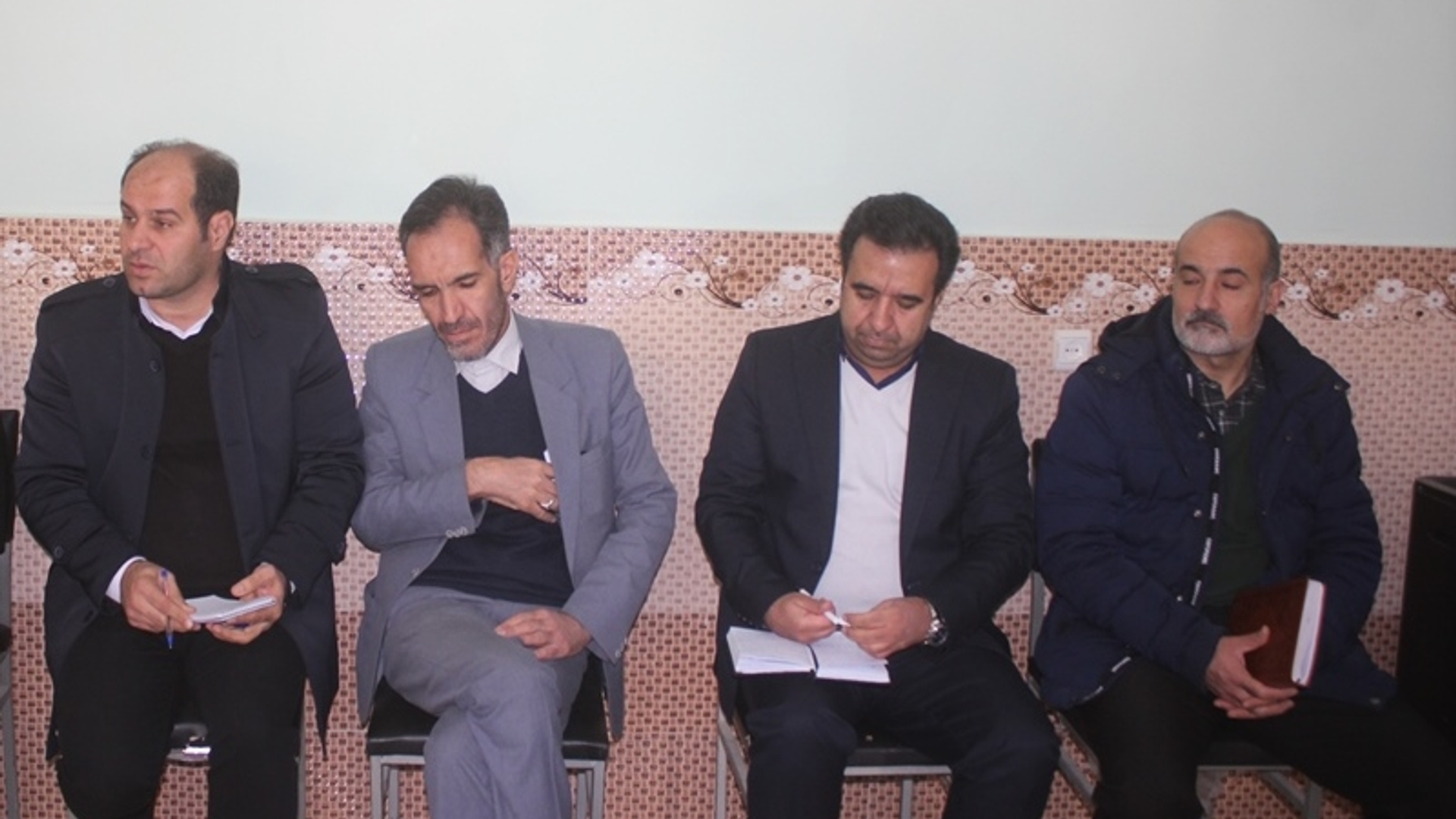 نشست بررسی مسائل و مشکلات روستای خوراوند شهرستان خمین برگزار شد