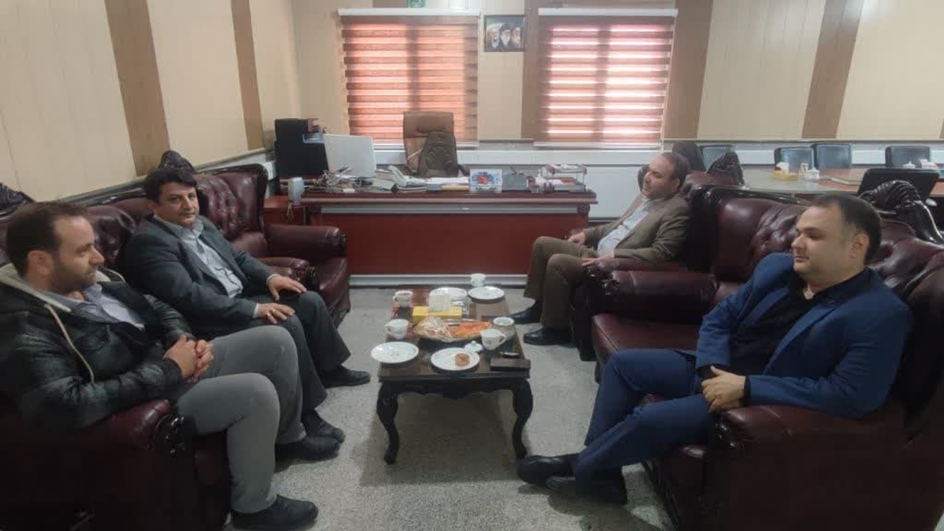 دیدار روسای بانک های تابعه شهرستان با فرماندار