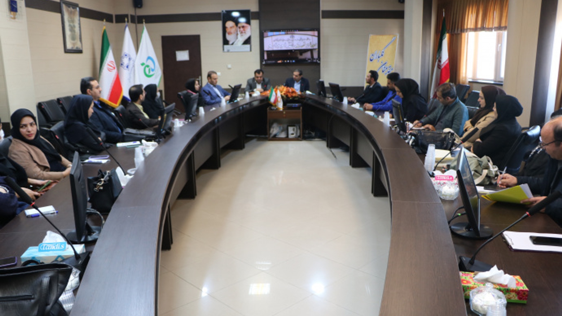 برگزاری نشست هم اندیشی در خصوص نحوه ی برخورد و مبارزه با قاچاق کالاهای سلامت محور