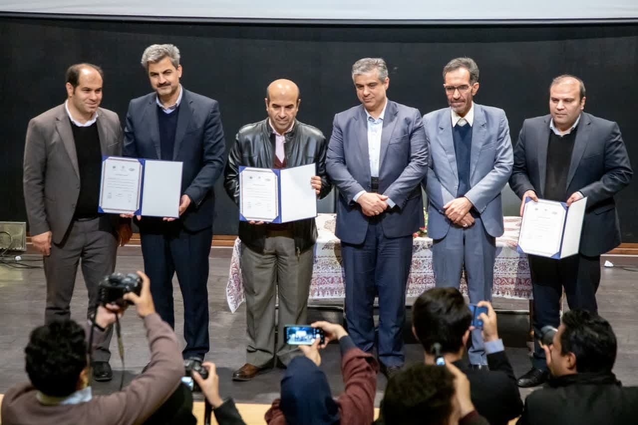 میثاق مدیران استان مرکزی برای توسعه نیروگاه‌های خورشیدی/ استان مرکزی پیشگام در تولید برق پاک