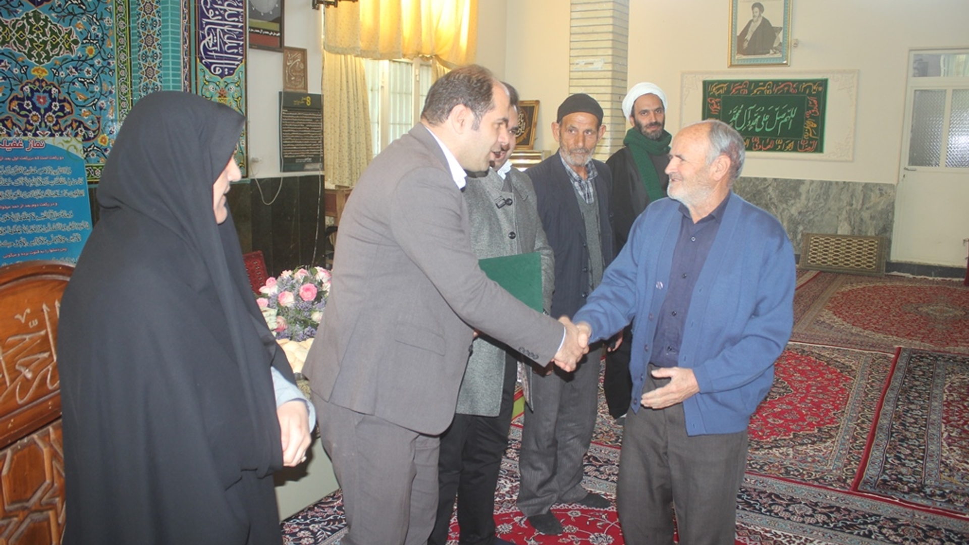 مراسم جشن انقلاب در مسجد جامع روستای سرکوبه شهرستان خمین برگزار شد