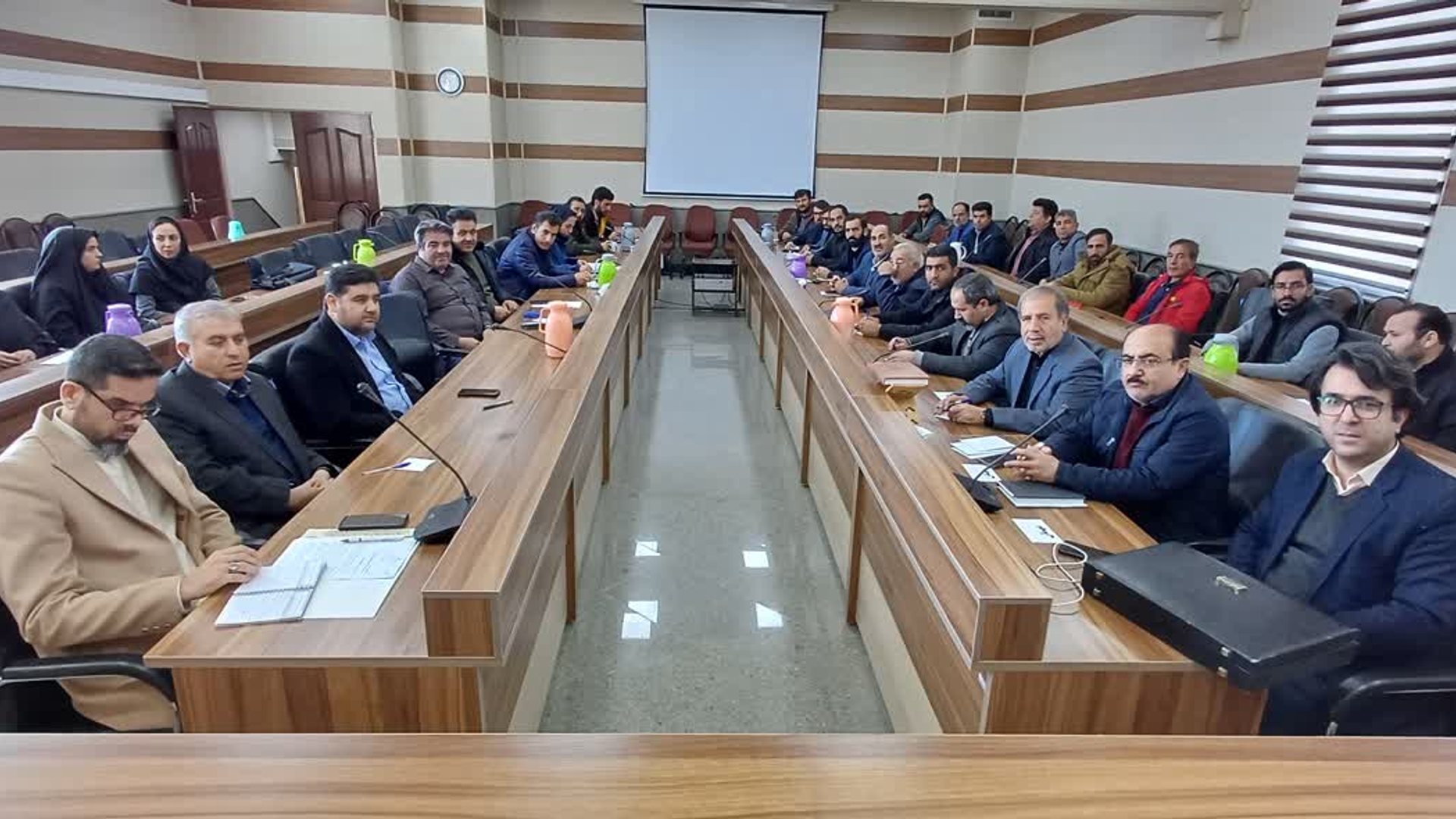 جلسه دهیاران بخش مرکزی و میلاجرد با نماینده محترم  مردم شریف اراک کمیجان در مجلس شورای اسلامی