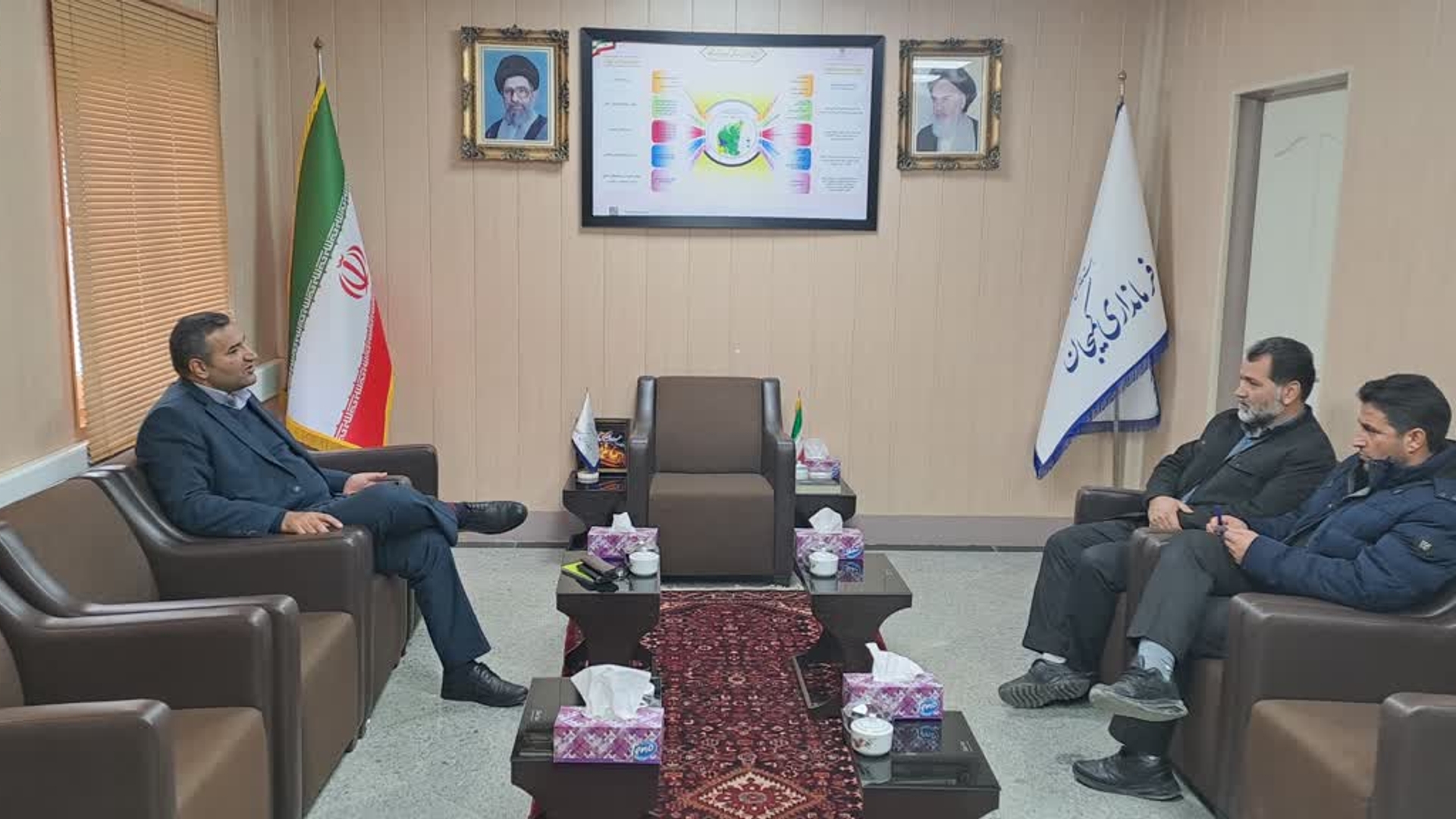 نشست  شهردار ورئیس شورای اسلامی شهر کمیجان با دکتر مددی سرپرست فرمانداری