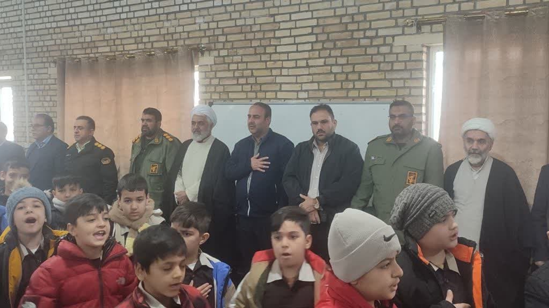 نواخته شدن زنگ انقلاب در شهرستان زرندیه