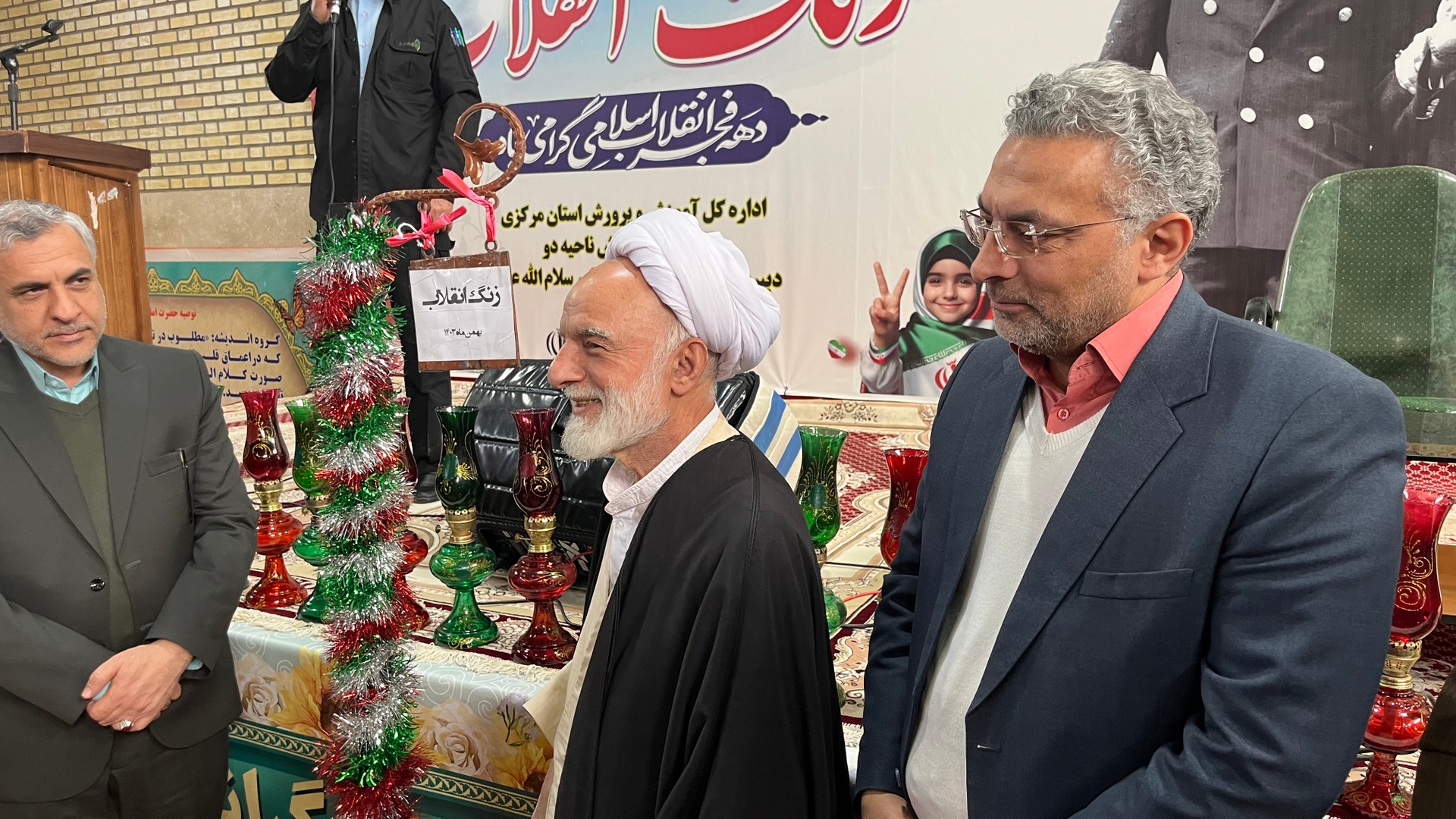 ویژه برنامه نمادین زنگ انقلاب در مدارس