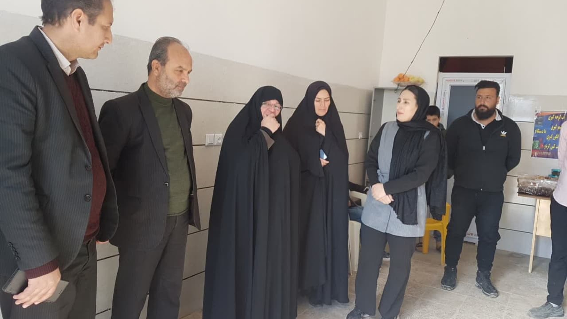 بازدید مفتح زاده مدیر کل امور زنان وخانواده استانداری به مناسبت دهه مبارک فجرانقلاب اسلامی از فعالیت  های اشتغال زایی زنان روستایی در شازند