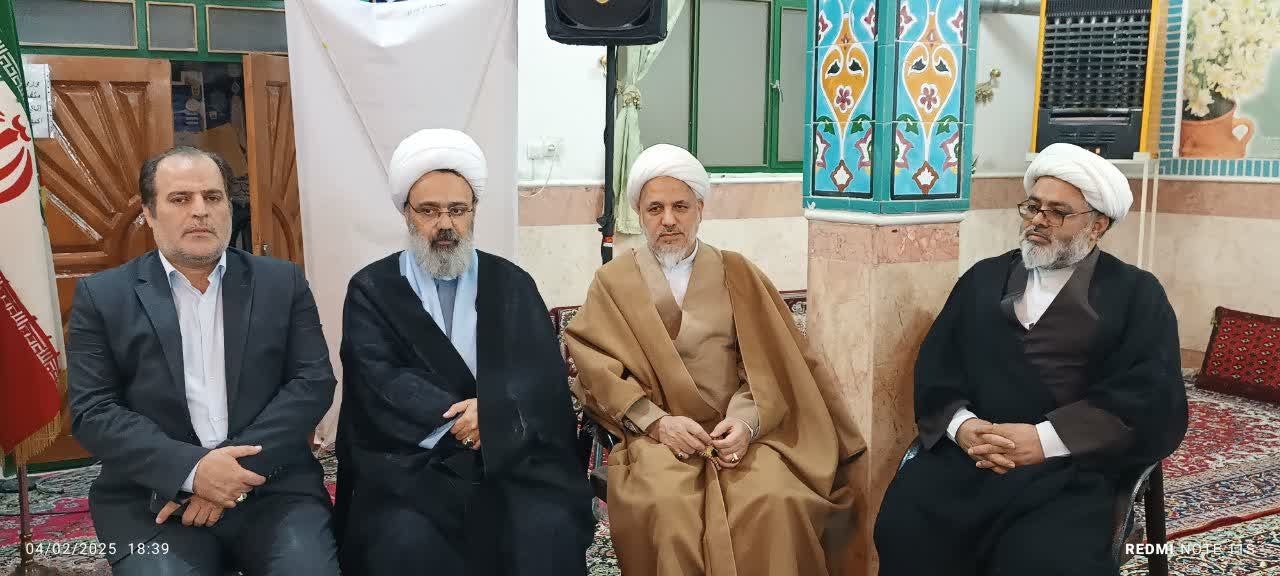 حضور فرماندار در جشن انقلاب و مقاومت در مسجد امام سجاد علیه السلام