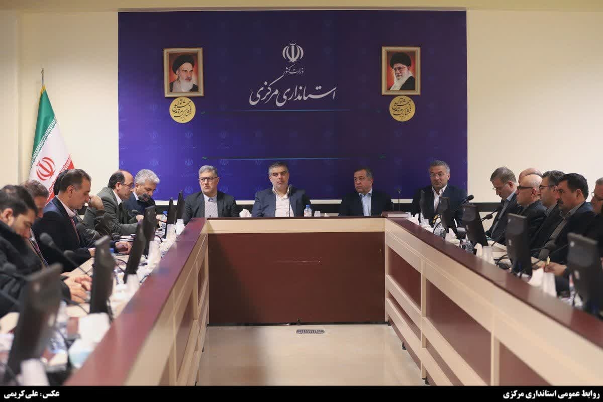 آئین تکریم و معارفه مدیرکل مدیریت بحران استانداری مرکزی برگزار شد