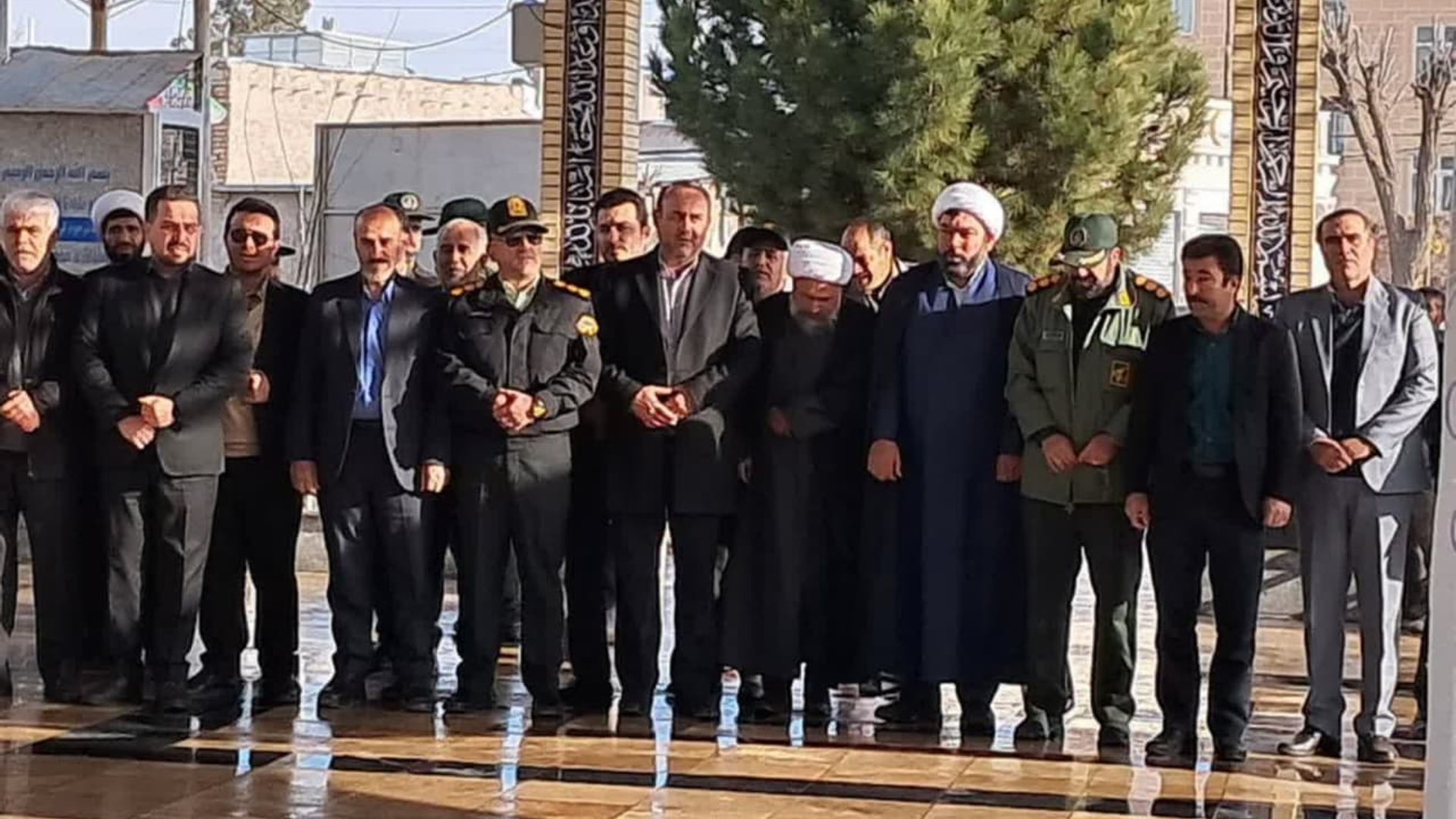 گلباران گلزار مطهر شهدای شهر زاویه