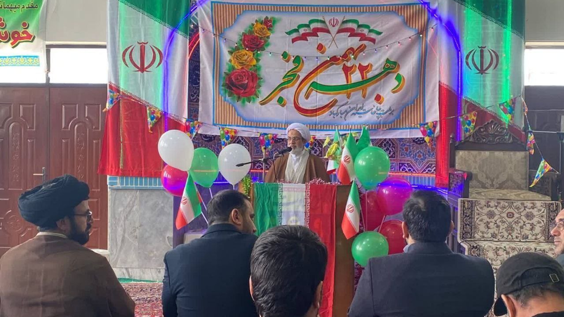 جشن پیروزی انقلاب اسلامی در روستای تاریخی خورهه برگزار شد.