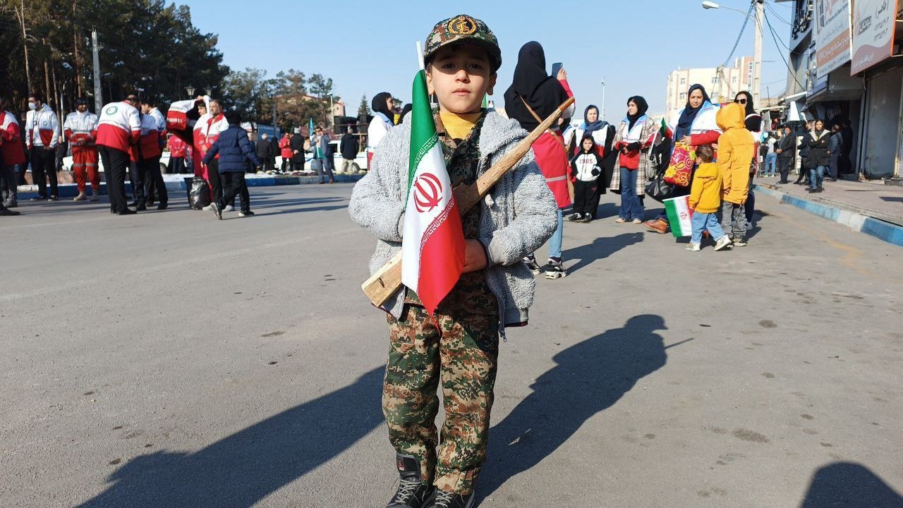 راهپیمایی باشکوه و حماسی یوم الله ۲۲ بهمن‌ماه - ساوه (گزارش تصویری هشتم)