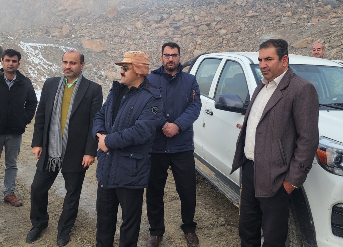 بازدید مدیرکل دفتر فنی استانداری مرکزی از معادن شهرستان شازند