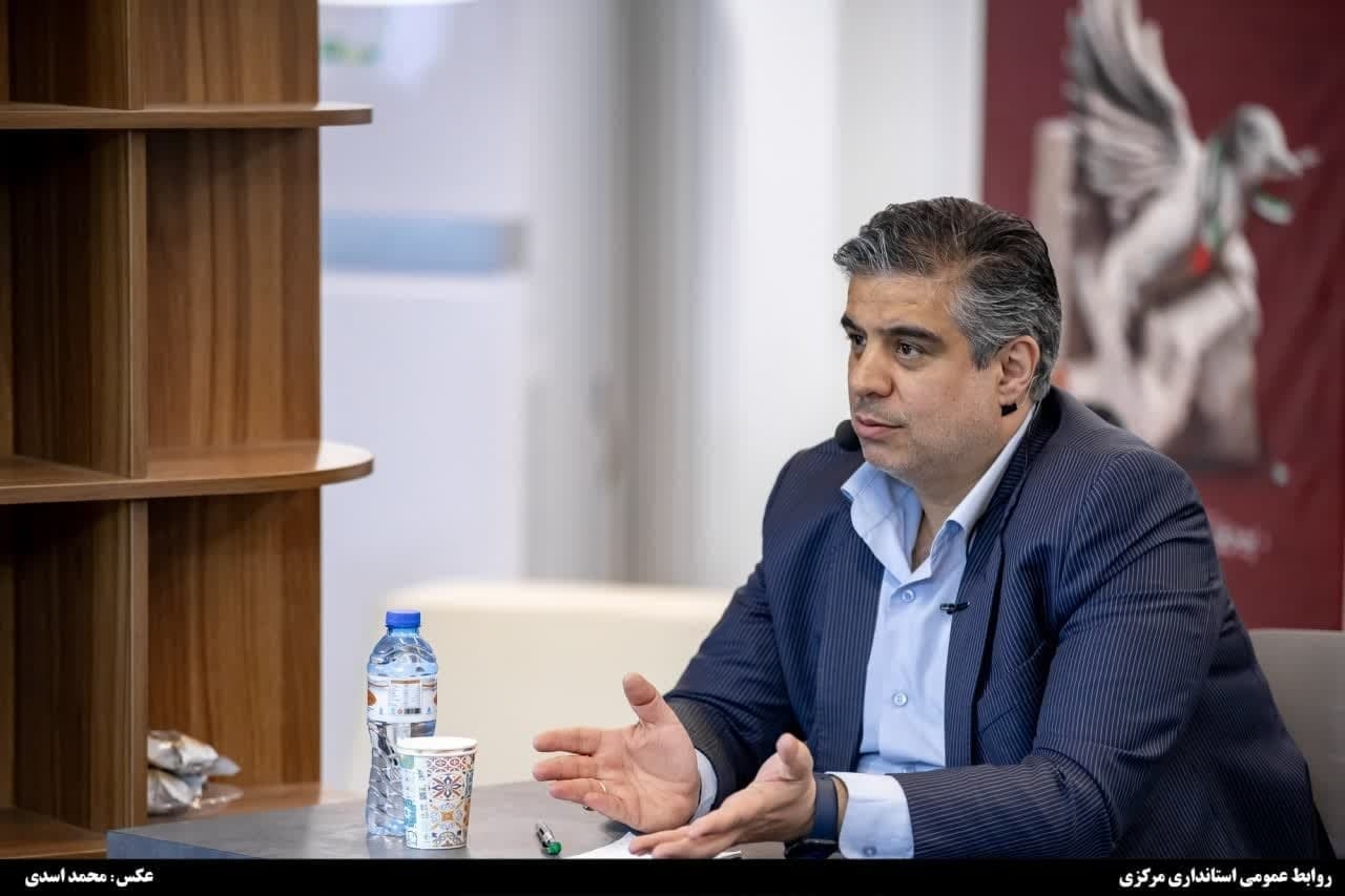 خود را به ارتباط با جوانان نیازمند می‌دانم/ باید فضای یأس و ناامیدی را از بین برد